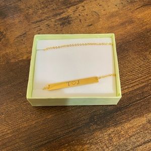 NWOT T❤️J Small Gold Bar Necklace